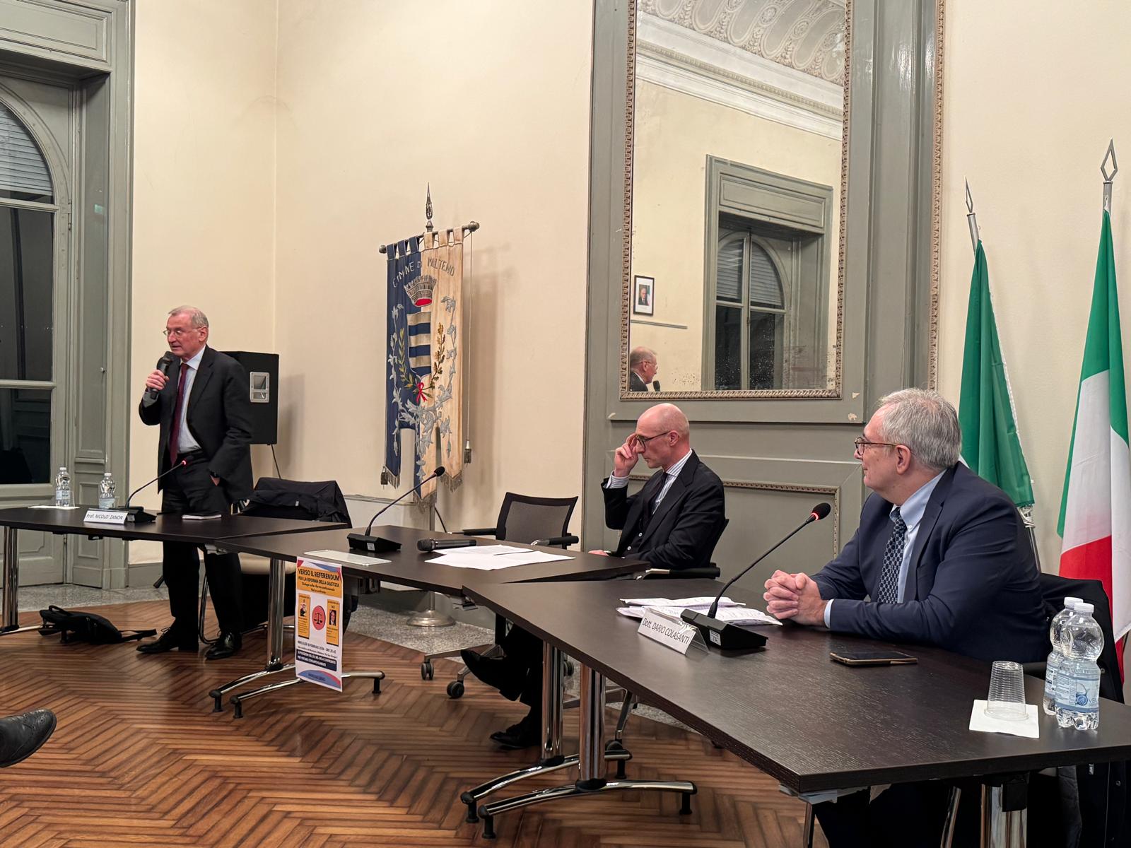 moltenoreferendum__11_.jpeg (229 KB)