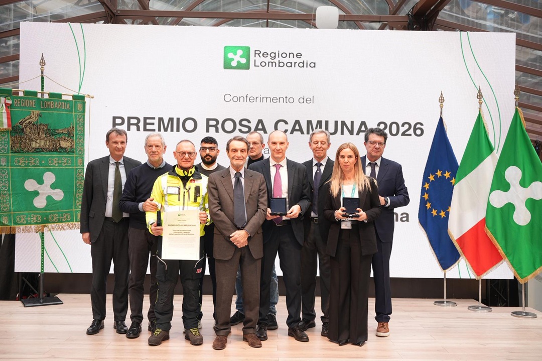 rosacamuna4.jpeg (260 KB)