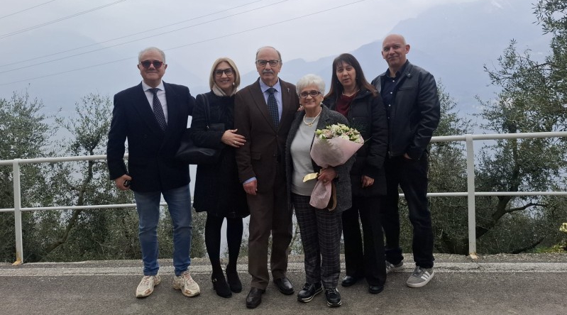 vetrina4.jpg (228 KB)