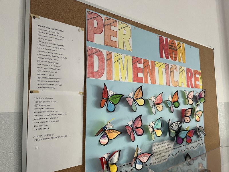 Dolzago_muro_memoria__4_.JPG (131 KB)