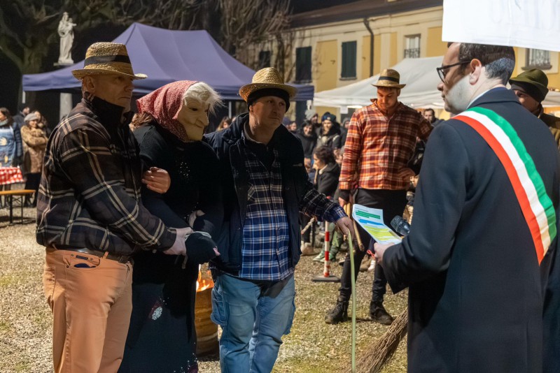 Giubiana_contra_in_festa__12_.jpeg (117 KB)