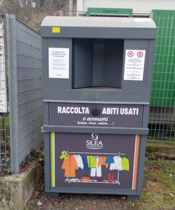 Missaglia_contenitori_abiti.jpg (106 KB)