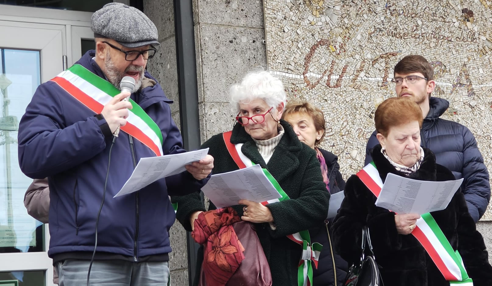 casatenovonomi4.jpg (297 KB)