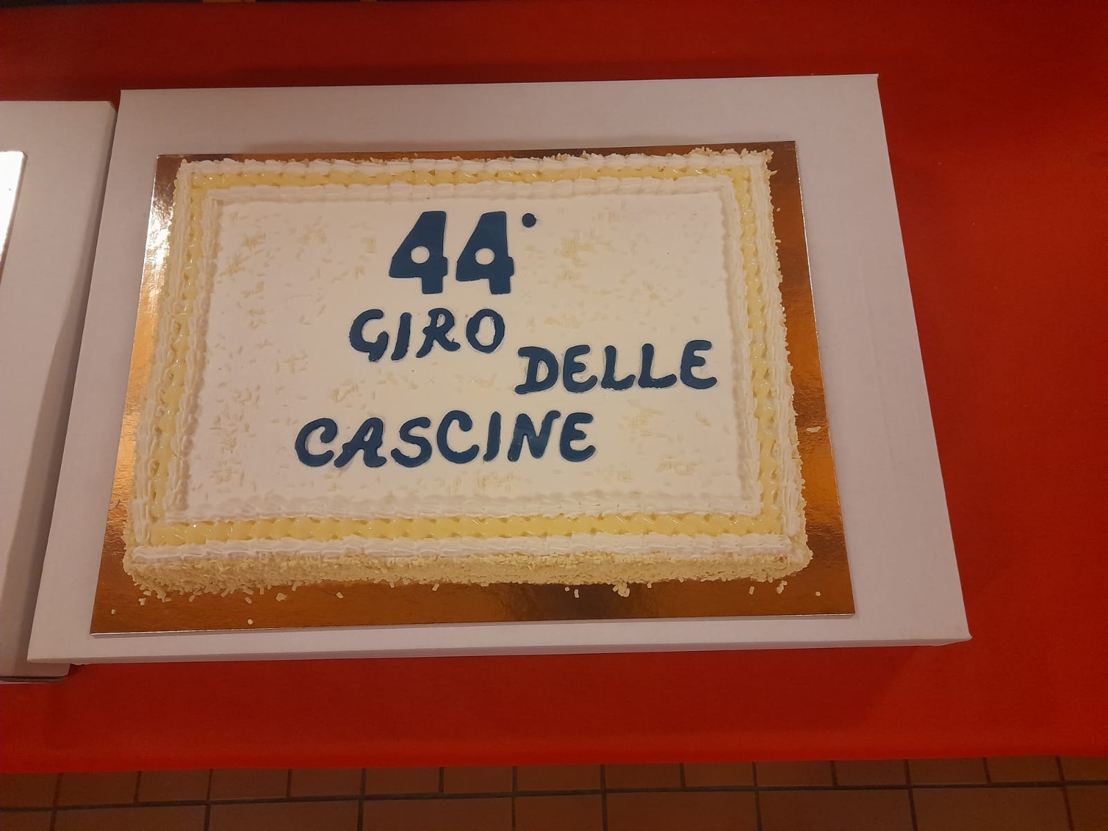 la_torta_delle_44_edizioni.jpeg (124 KB)