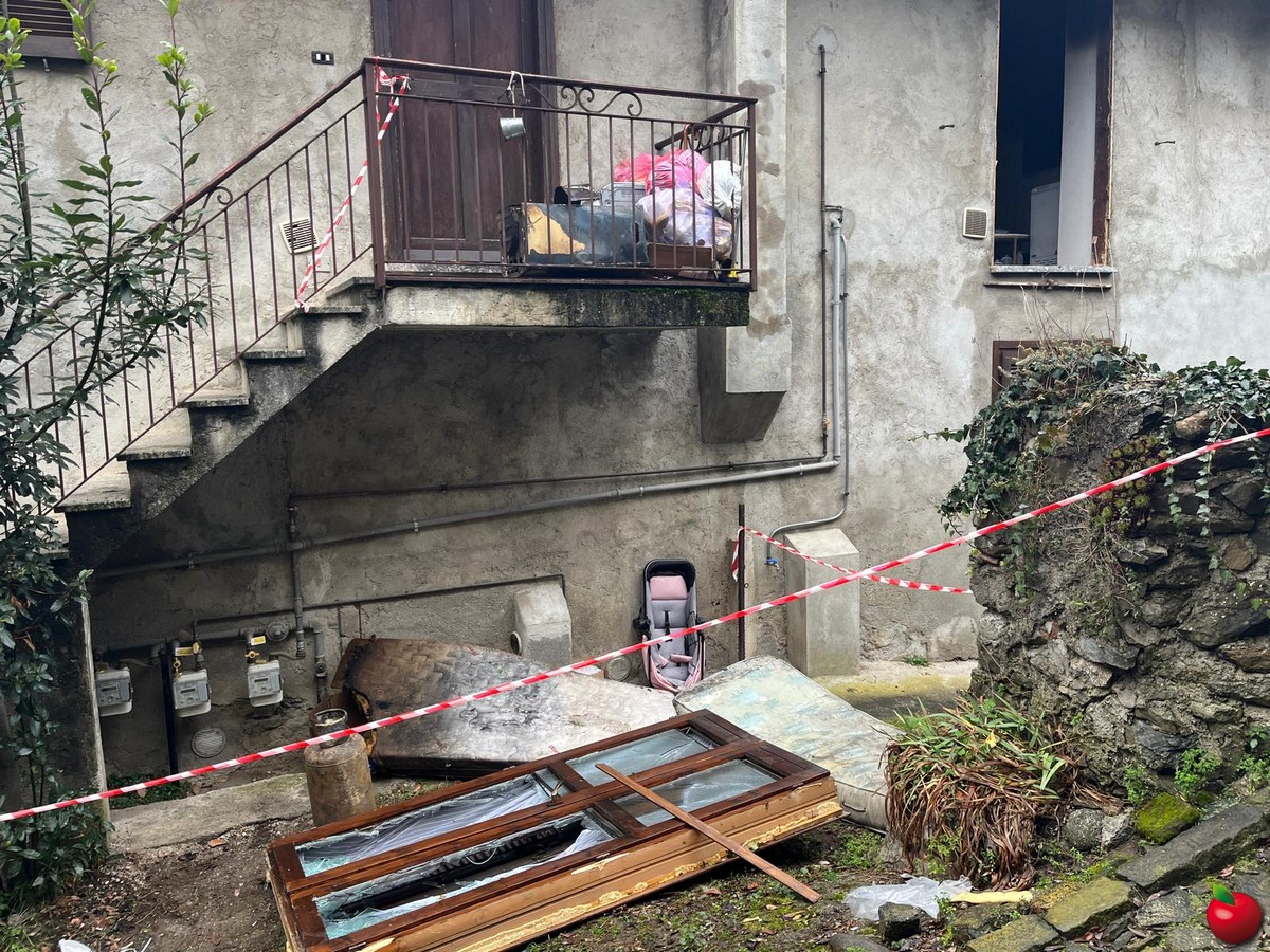 oggionobombola_0003.jpg (432 KB)