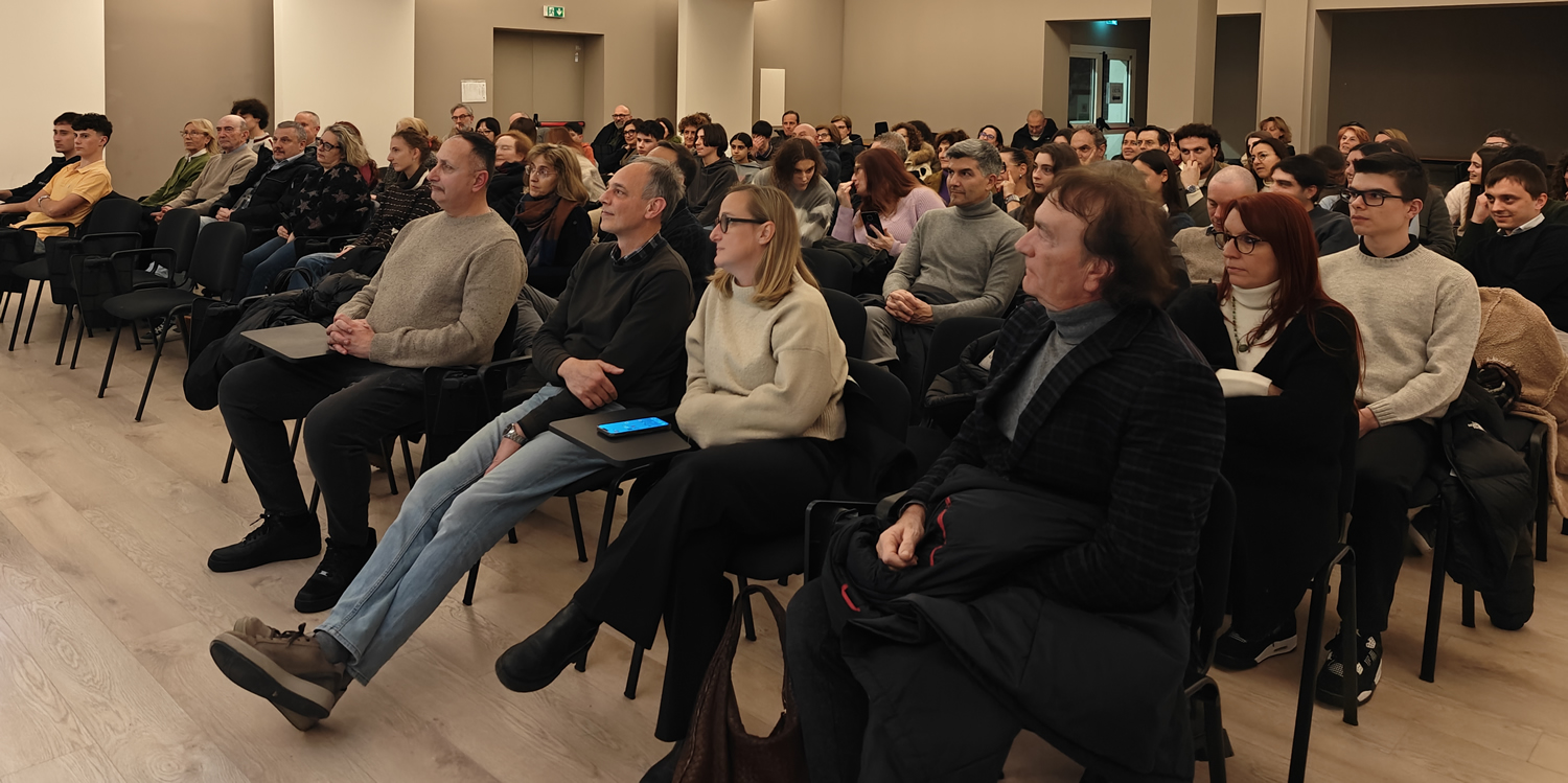 oggionoborse2.jpg (578 KB)