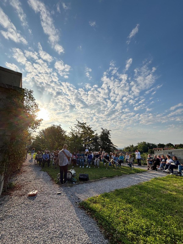 Concerto_all_alba_nel_giardino_all_italiana_25.jpg (157 KB)