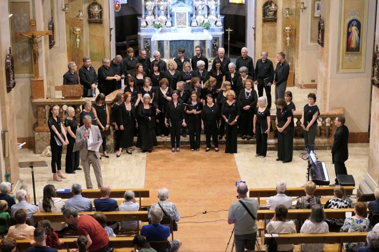 Coro_La_Torr_con_Coro_Nuove_Armonie_e_Corale_San_Giovanni_Battista.jpg (237 KB)