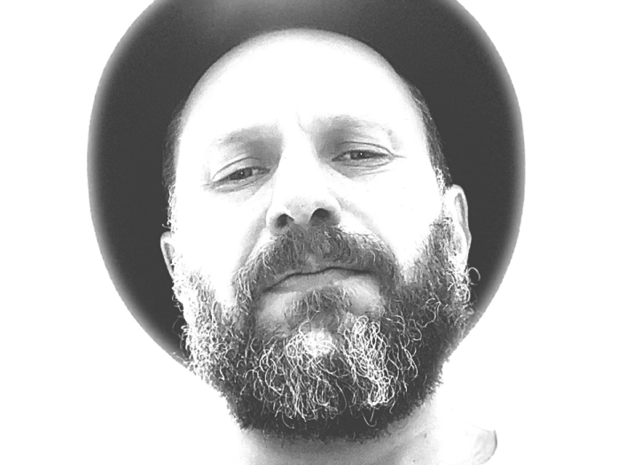 Davide_Maggioni_-_residenze_d_artista.png (256 KB)