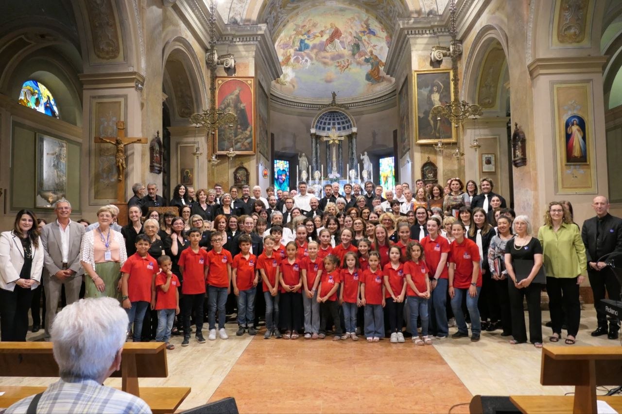Esibizione_finale_d’insieme.jpeg (234 KB)
