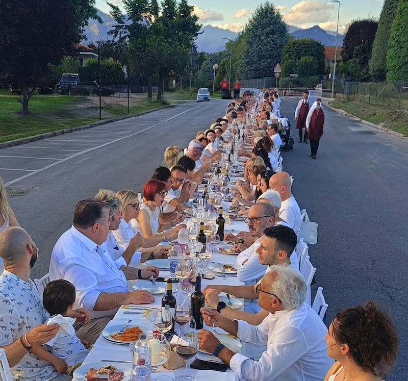 Garbagnate_cena_bianco00003.jpg (285 KB)