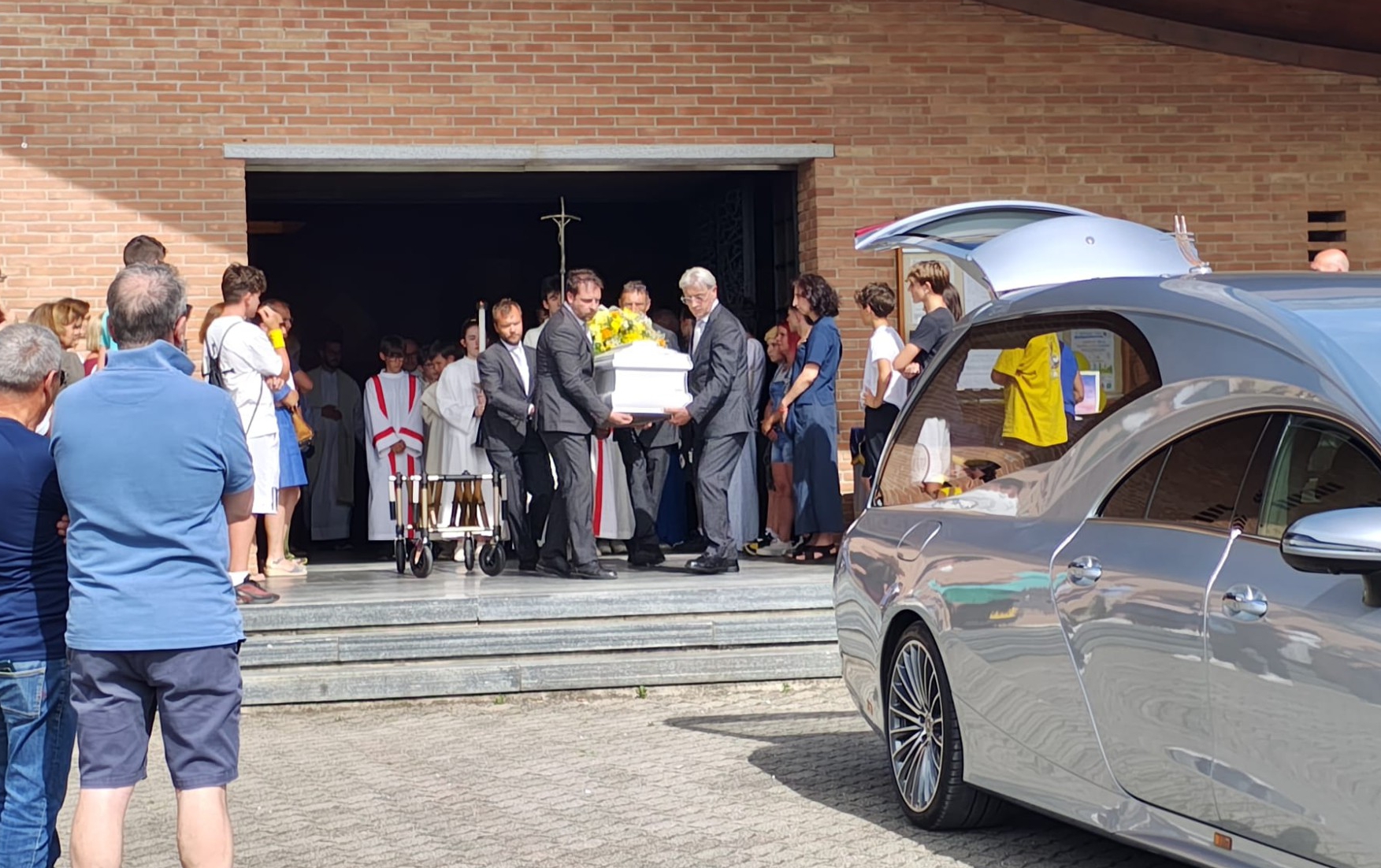 campfunerali3.jpg (1019 KB)