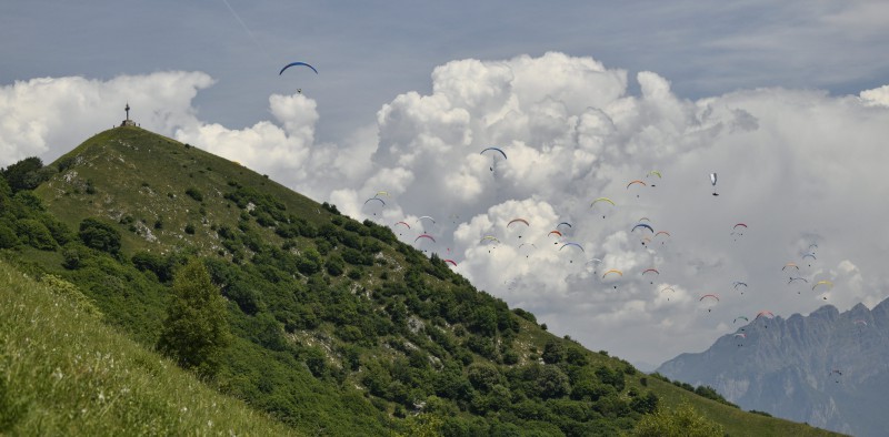 cornizzoloparapendio1.jpg (72 KB)