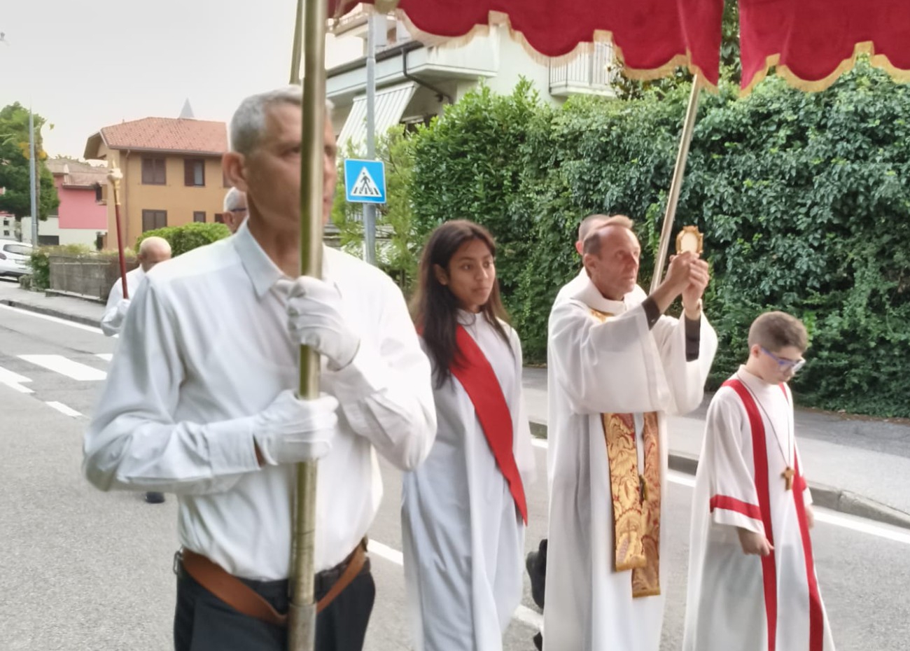 cortenuovaprocessione4.jpg (543 KB)
