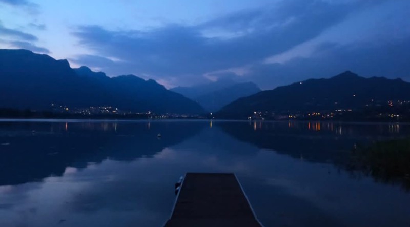 Veduta (serale) del lago a Oggiono