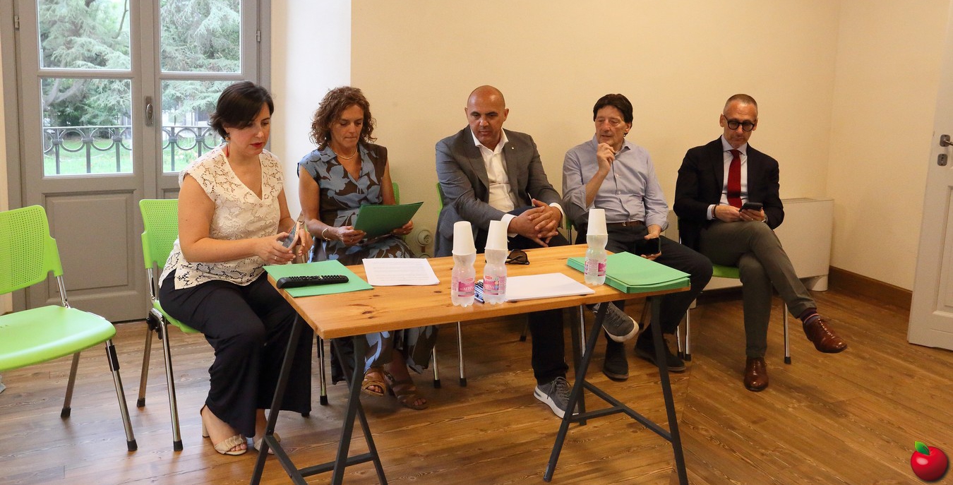 vgreppi_conferenza0002.jpg (540 KB)