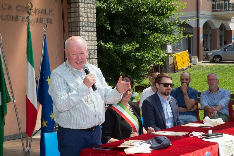 Costa_gemellaggio2.jpg (209 KB)