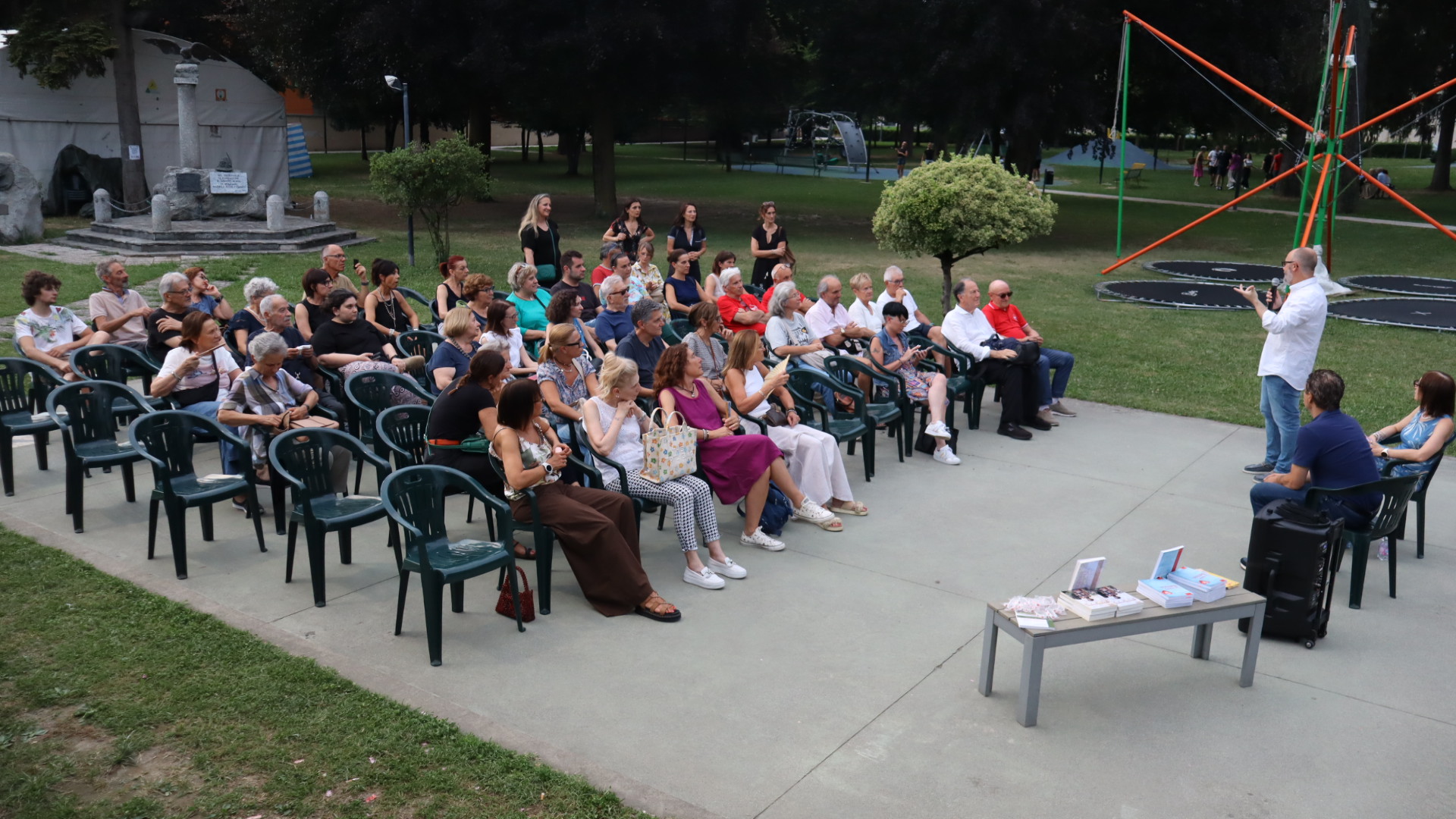 Dolzago-presentazione_De_Capitani-6.JPG (537 KB)