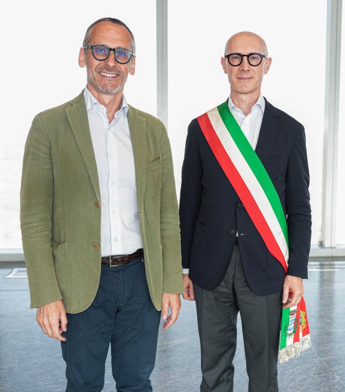 Foto_Sottosegretario_Piazza_Sindaco_Chiarella.jfif (98 KB)
