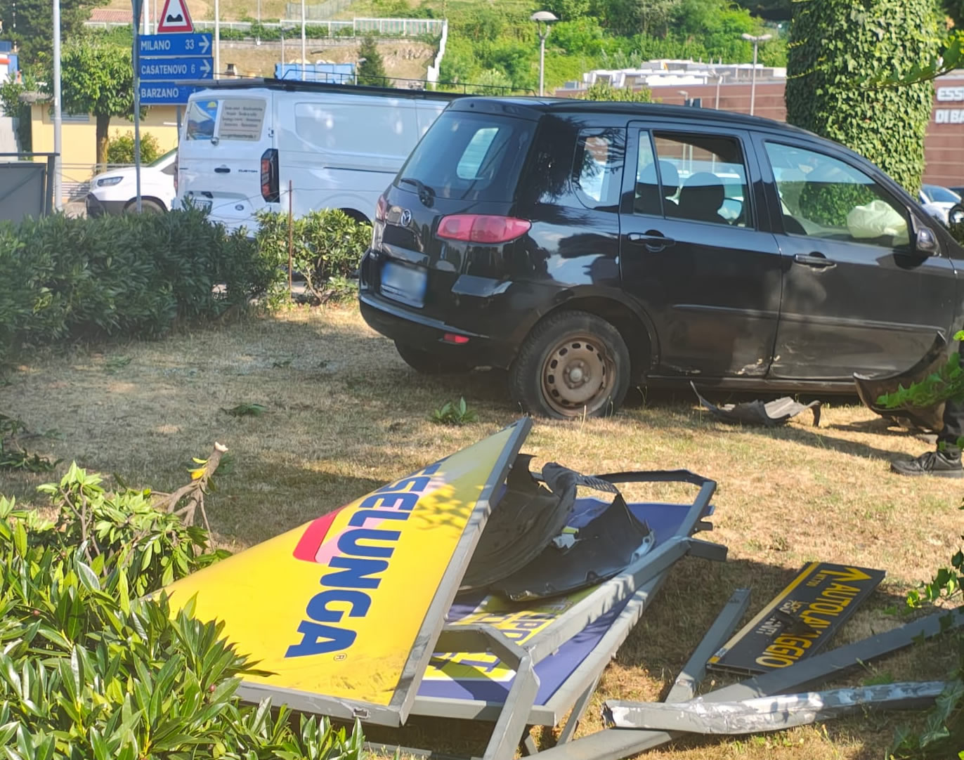 barzanoauto2.jpg (328 KB)