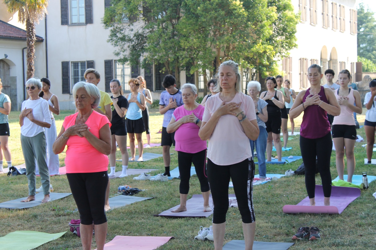 casatenovoyoga__1_.jpg (444 KB)