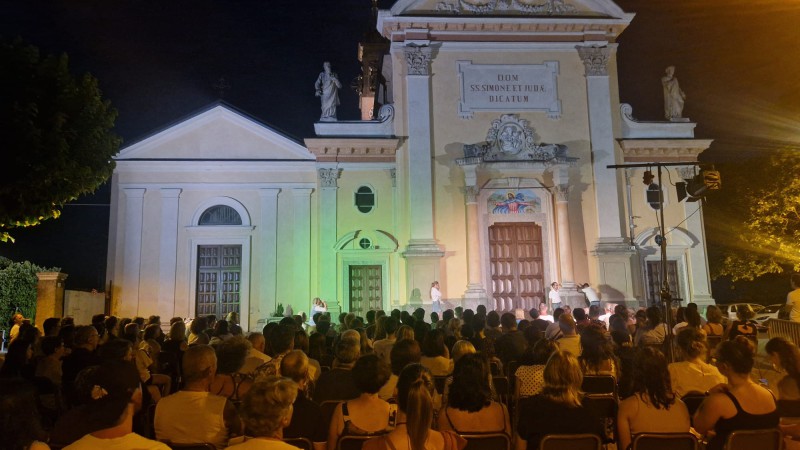 nibionnospettacolo__5_.jpeg (86 KB)