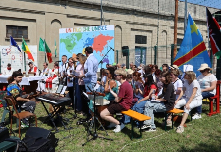 Bulciago-festa_genti_parrocchia-pt.JPG (143 KB)