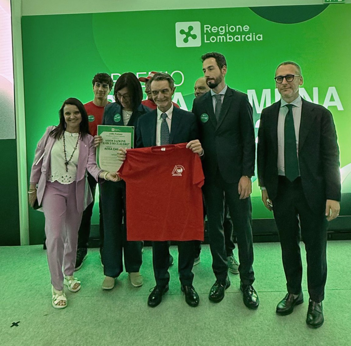 Foto_Premio_Rosa_Camuna_29052026.jfif (596 KB)