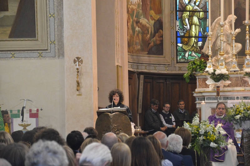 Funerali_longoni5.jpeg (165 KB)