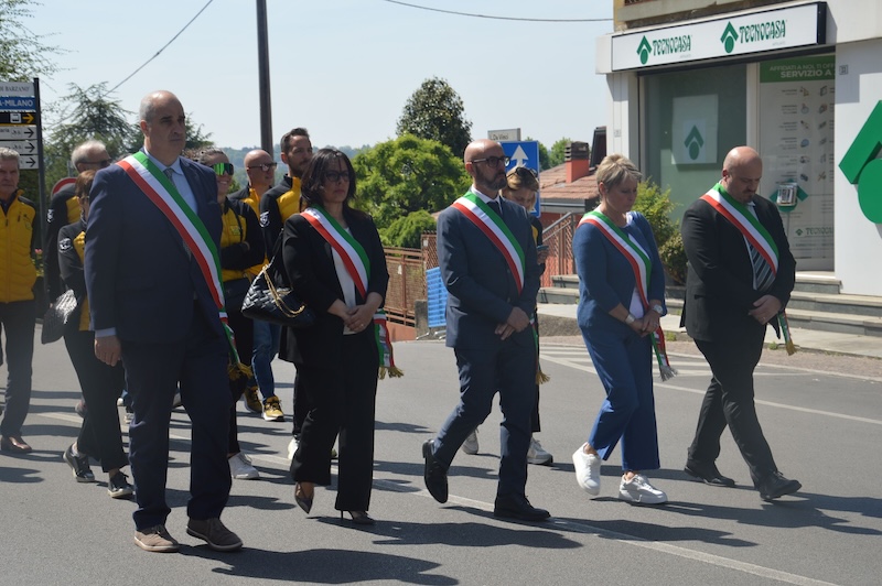 Funerali_longoni7.jpeg (166 KB)