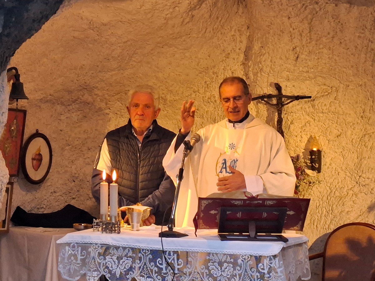 Ossola_messa0005.jpg (338 KB)