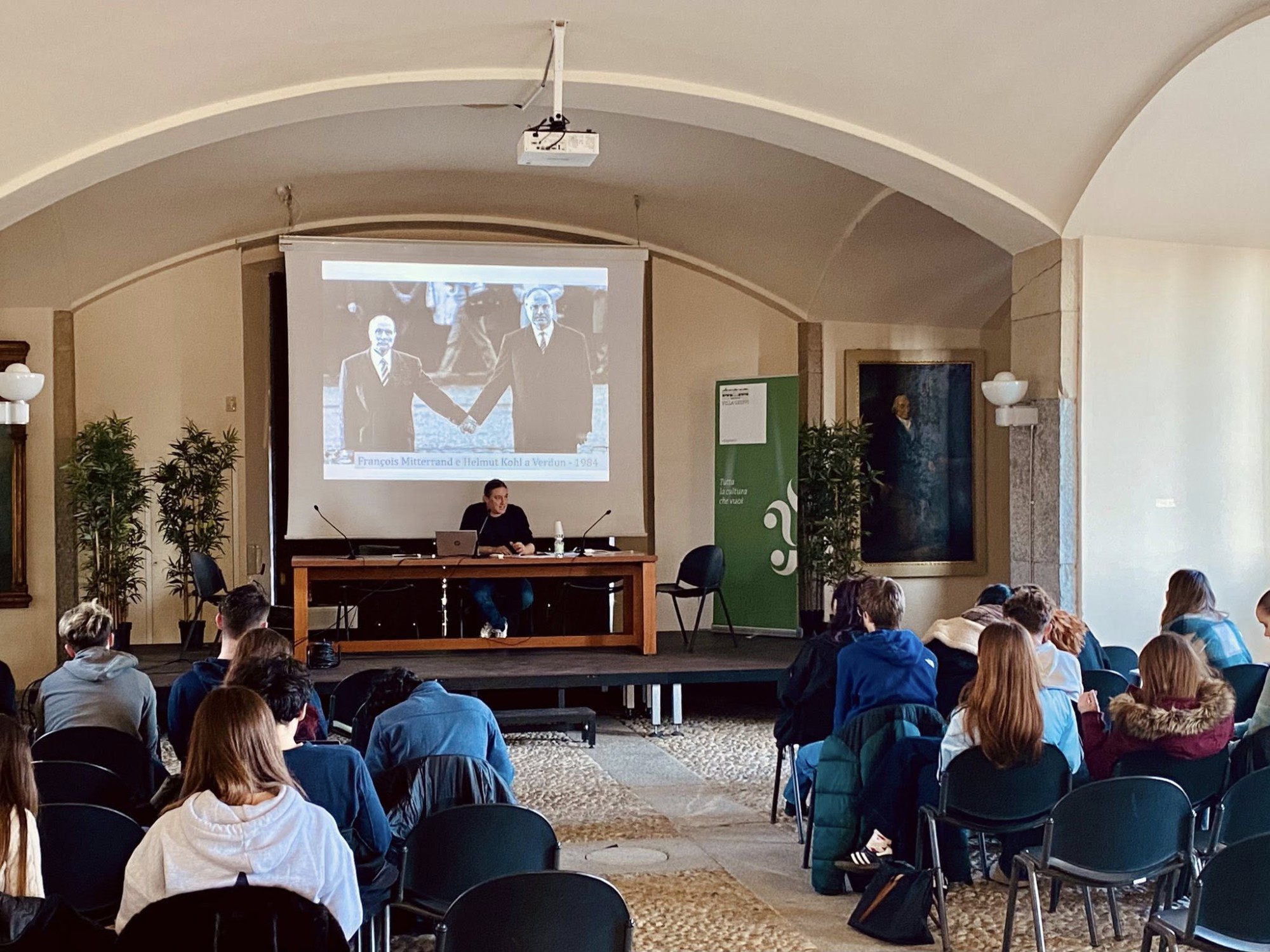 Tavoli_Villa_Greppi_26e.jpg (548 KB)