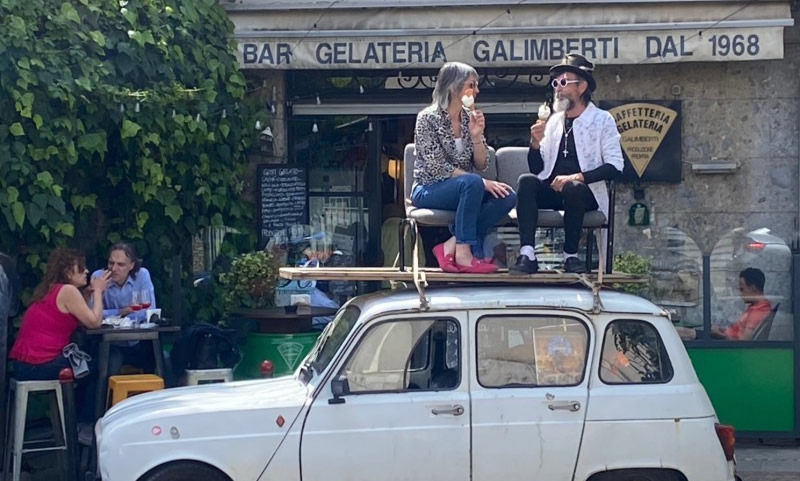 Casatenovo: gustare un gelato in Piazza Mazzini