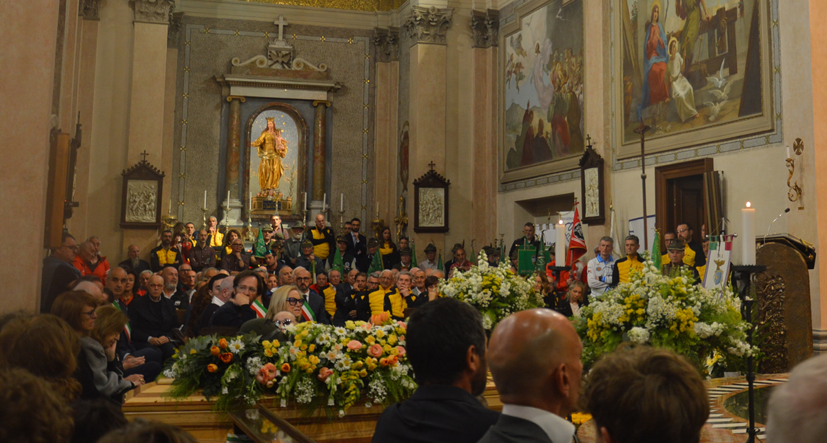 funeralilongoni7.jpg (638 KB)