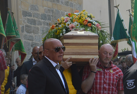 funeralilongoniprima.jpg (126 KB)
