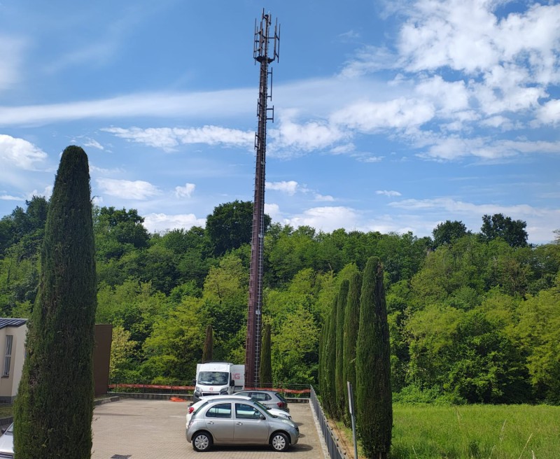 lomaniga-antenna4.jpg (139 KB)