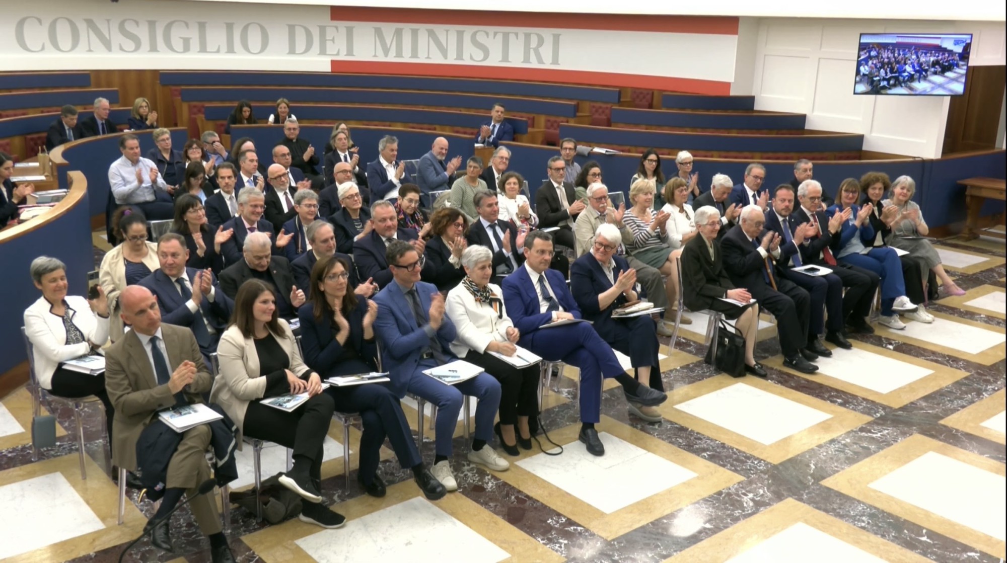 nostrafamiglia_roma__4_.jpeg (406 KB)