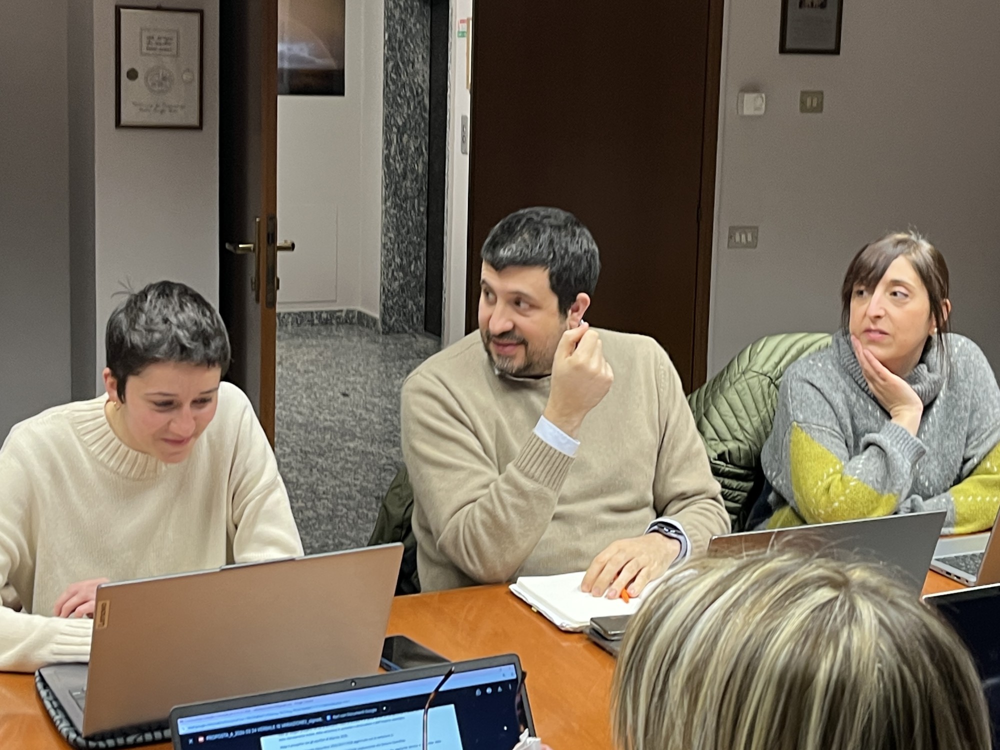 Barzago-consiglio-2.jpg (485 KB)