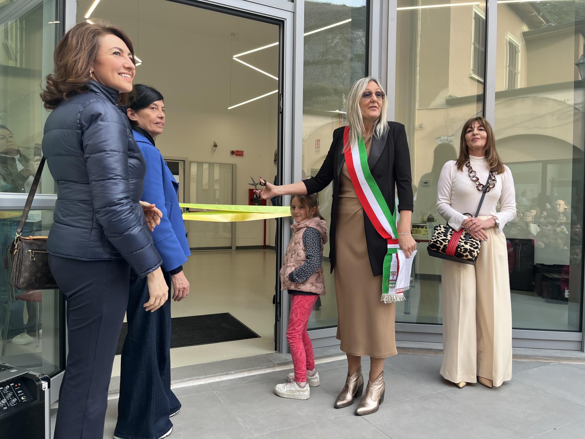 Cesana-inaugurazione_primaria-38.JPG (505 KB)