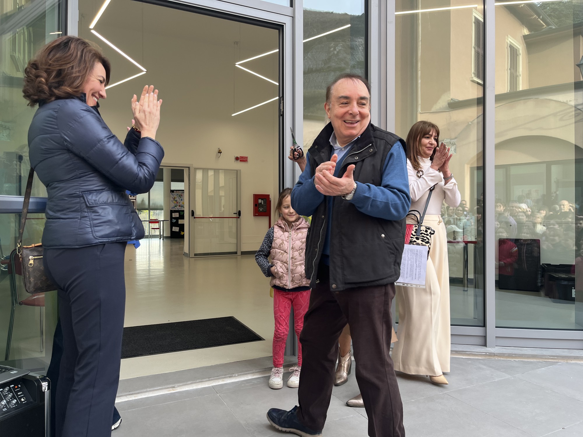 Cesana-inaugurazione_primaria-44.JPG (494 KB)