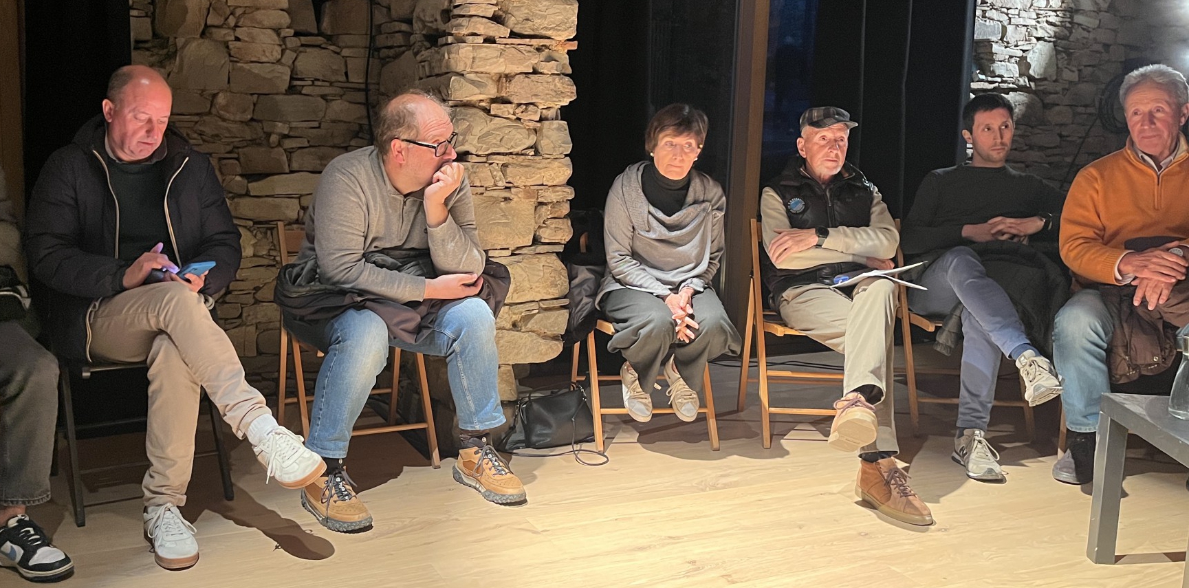 Colle-residenti_Campsirago-1.JPG (946 KB)