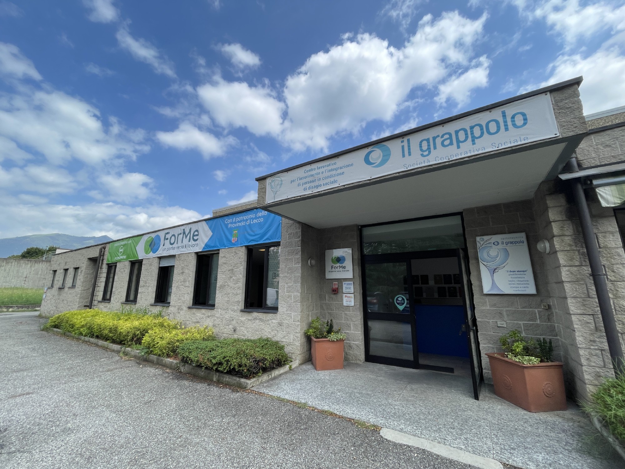 Il_Grappolo__3_.jpg (661 KB)