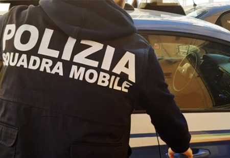 LeccoSquadraMobilepr.jpg (30 KB)