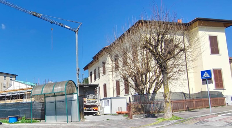 barzagoscuola1.jpg (92 KB)