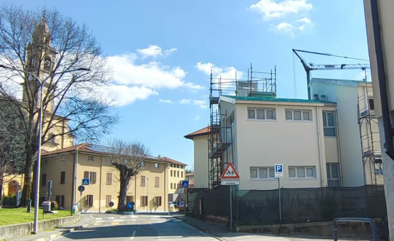 barzagoscuola2.jpg (91 KB)