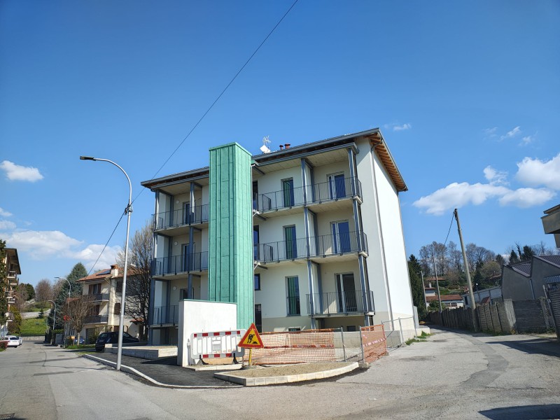 barzagoviamilano.jpg (102 KB)