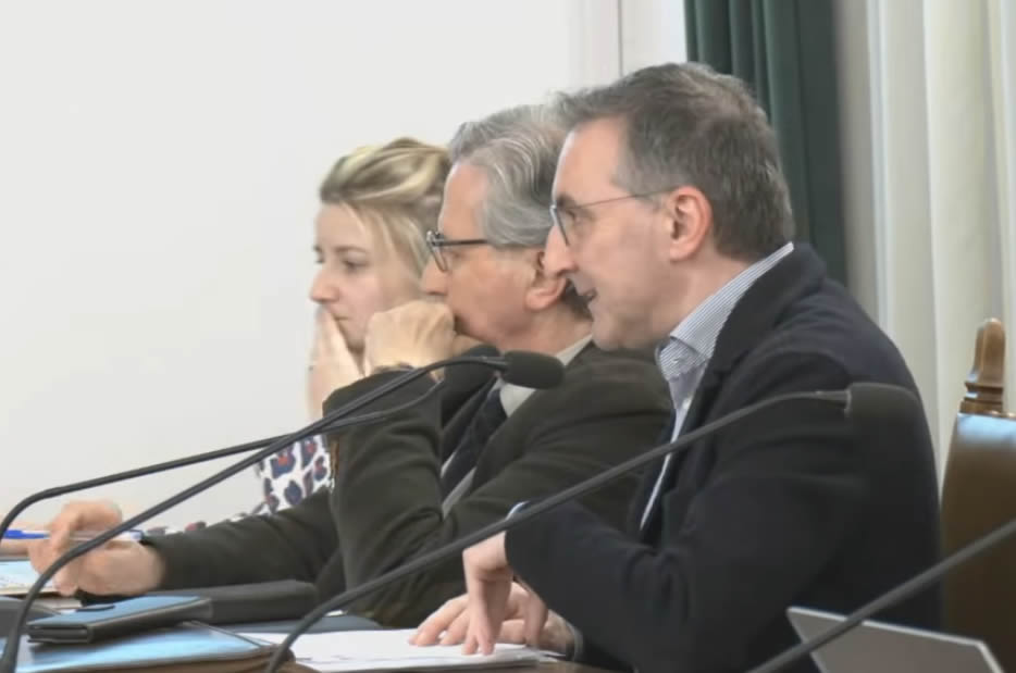 exambulatori2.jpg (41 KB)