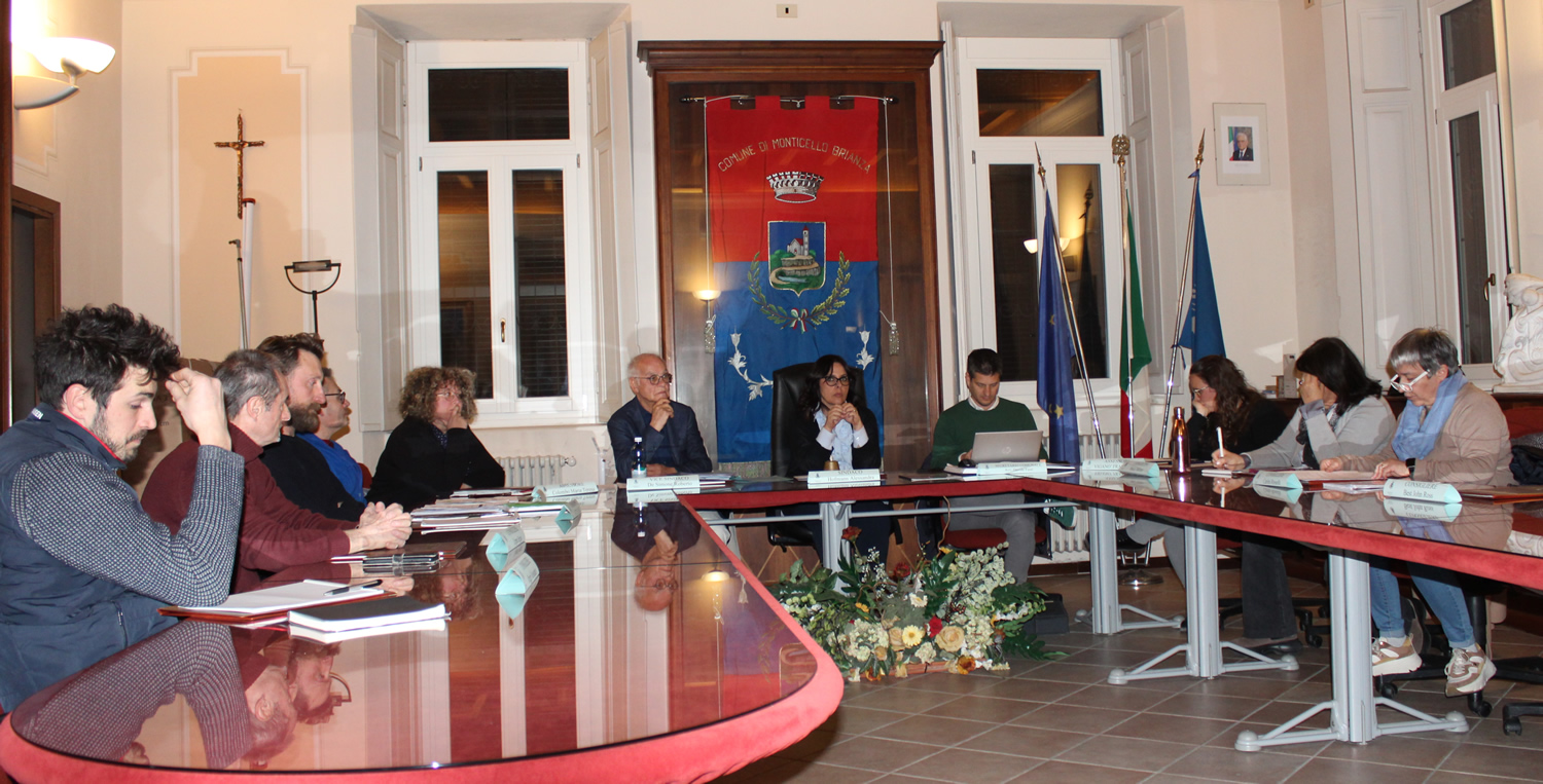 monticelloconsiglio2.jpg (473 KB)