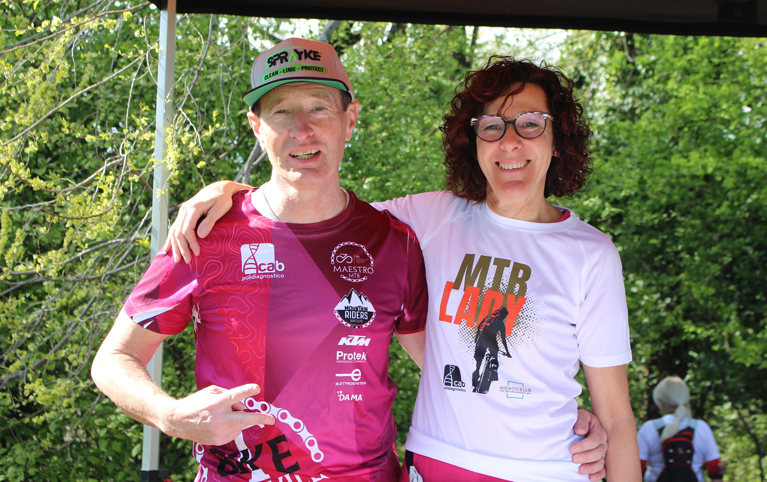 mtblady2.jpg (694 KB)