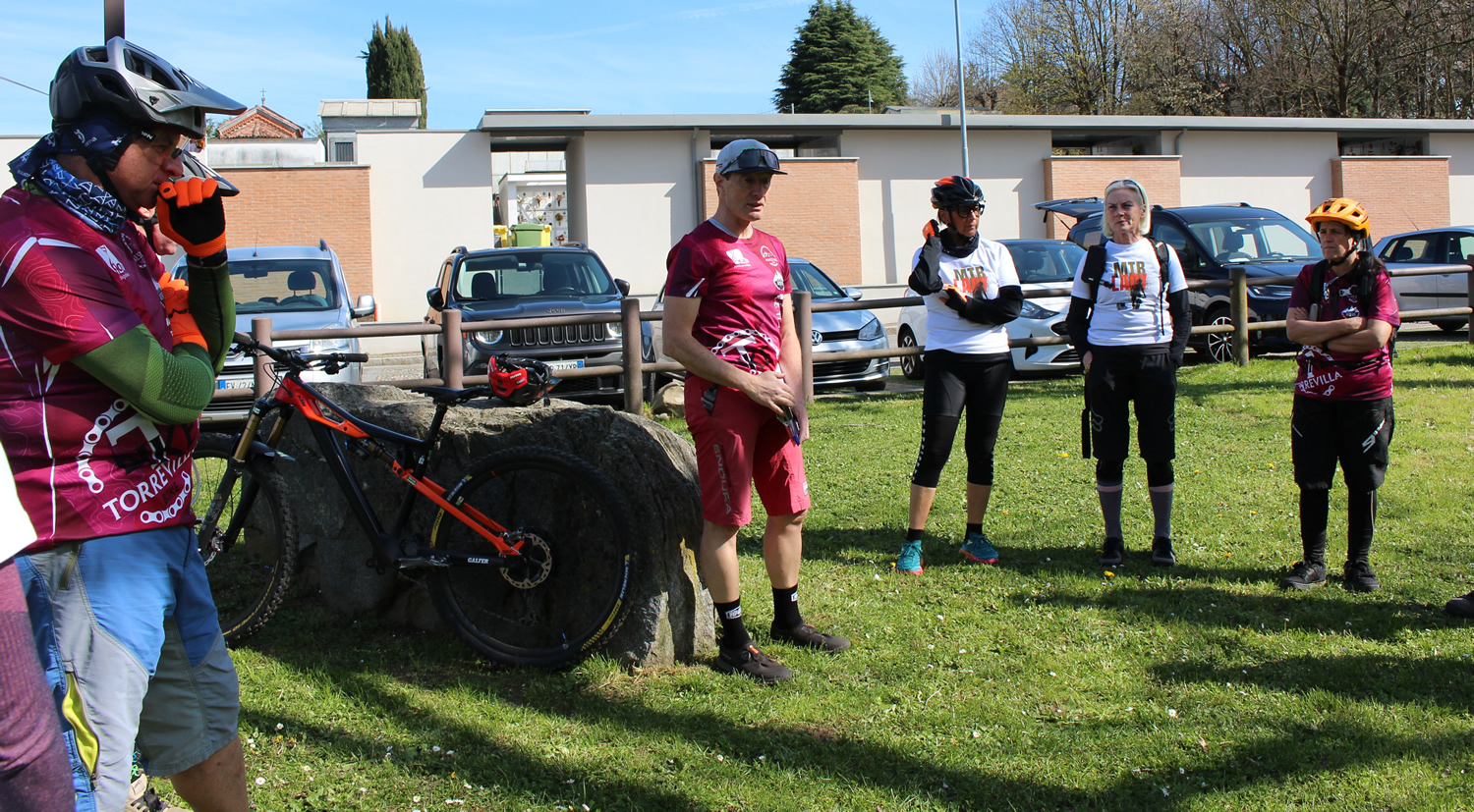 mtblady3.jpg (824 KB)